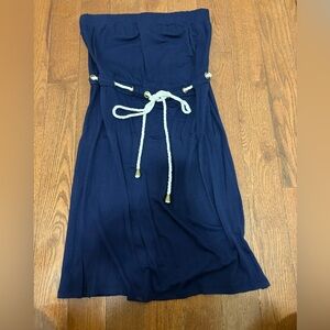 Cute navy strapless dress with rope belt. Very light and comfortable.